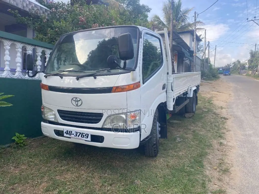 Toyota Dyna 1992 Lorry (Used)
