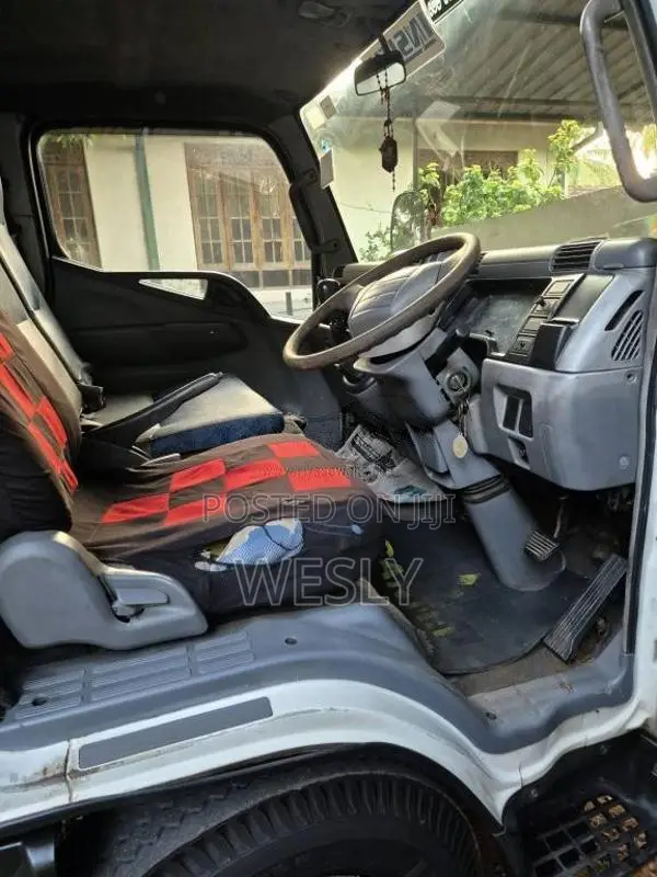 Mitsubishi Canter 2005 Lorry (Used)