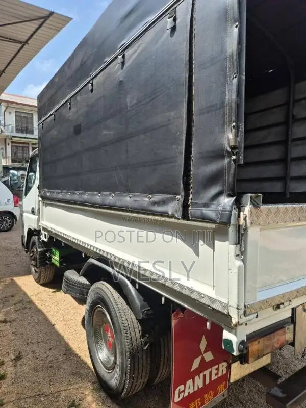Mitsubishi Canter 2005 Lorry (Used)