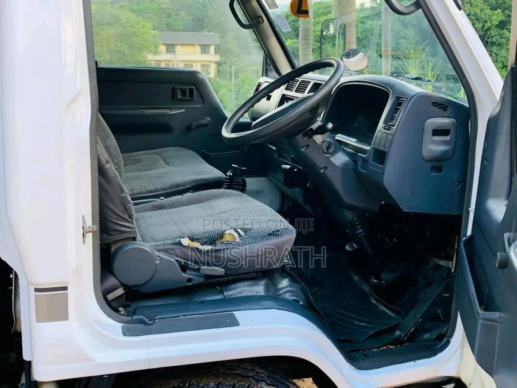 Toyota Toyoace 1998 Lorry (Used)