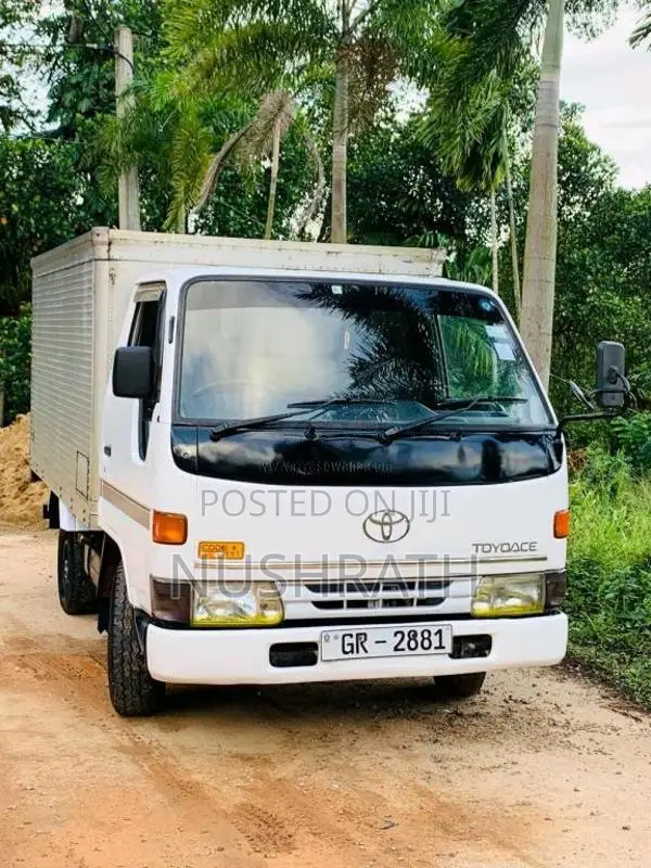 Toyota Toyoace 1998 Lorry (Used)