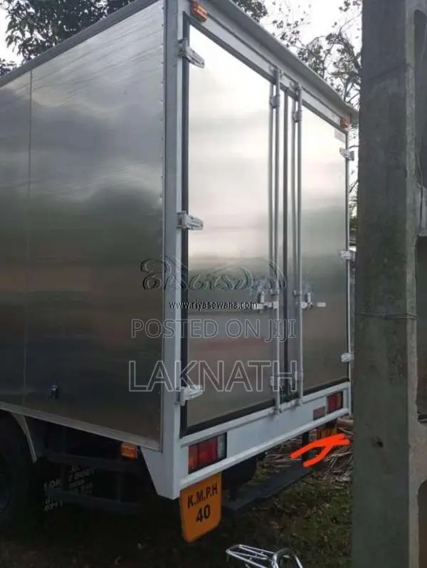 Isuzu NPR 2025 Lorry (Used)