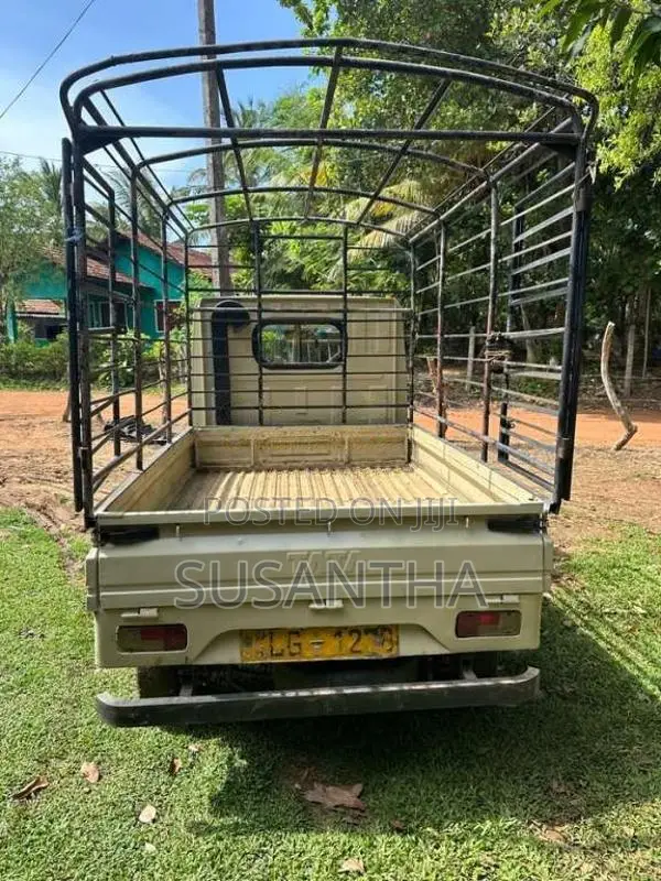 Tata Dimo Batta 2009 Lorry (Used)