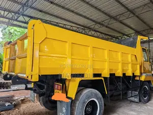 Ashok-Leyland Tipper 2010 Lorry (Used)