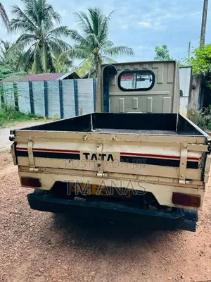 Tata Dimo Batta 2010 Lorry (Used)