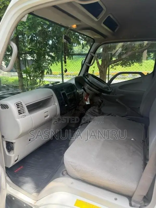 Toyota Dutro 2007 Lorry (Used)