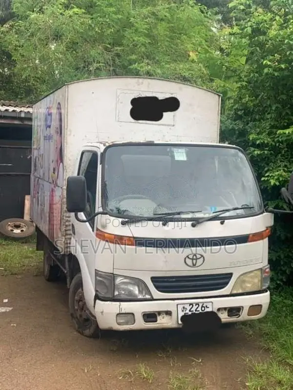 Toyota Dyna 1995 Lorry (Used)