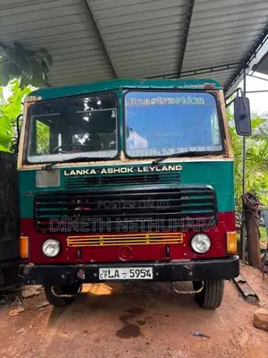 Ashok-Leyland Tipper 2005 Lorry (Used)