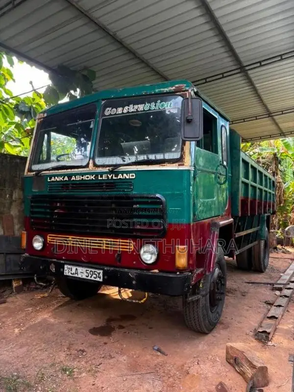 Ashok-Leyland Tipper 2005 Lorry (Used)