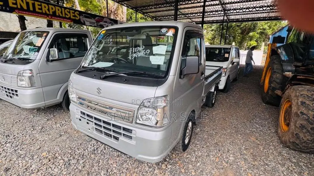 Suzuki Carry 2023 Lorry Unregistered (Recondition)