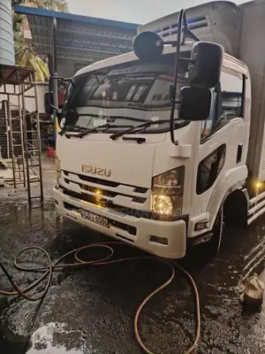 Isuzu Forward 2019 Lorry (Used)