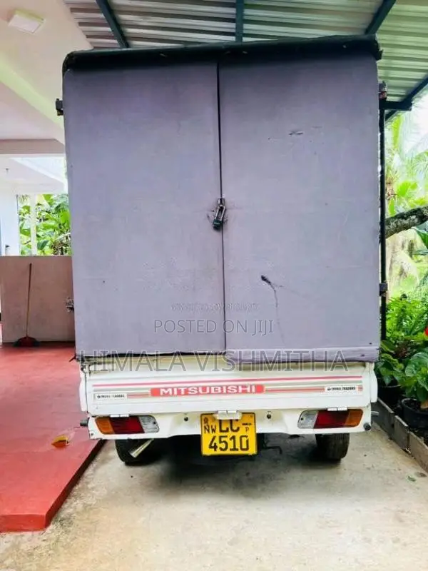 Mitsubishi Gd-u61t 2002 Lorry (Used)