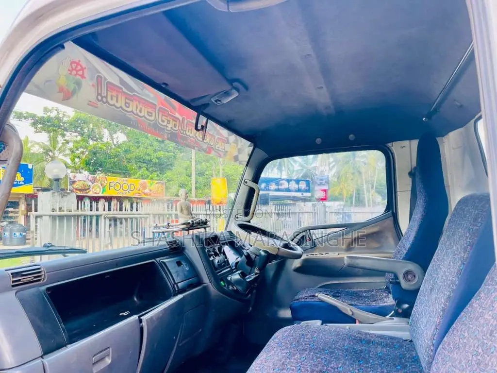 Mitsubishi Canter 2015 Lorry (Used)
