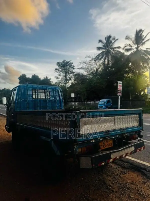Isuzu ELF 1980 Lorry (Used)