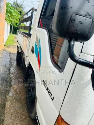 Isuzu ELF 2001 Lorry (Used)