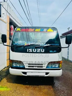 Isuzu ELF 2001 Lorry (Used)