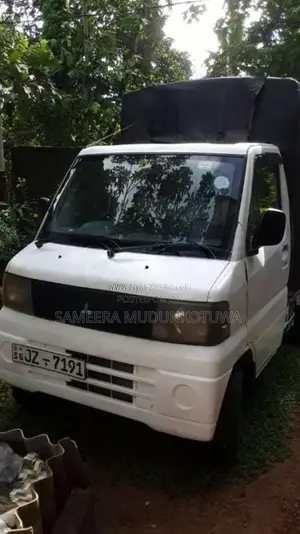 Mitsubishi MiniCab 2003 Lorry (Used)