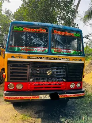 Ashok-Leyland Tipper 2012 Lorry (Used)