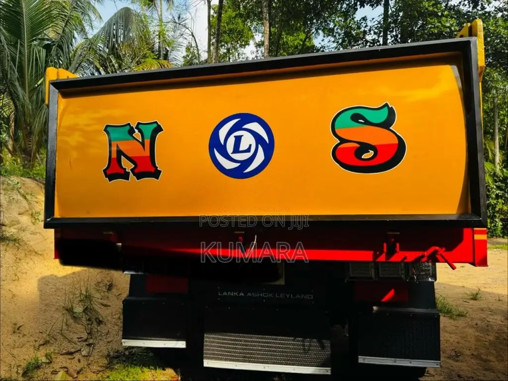 Ashok-Leyland Tipper 2012 Lorry (Used)
