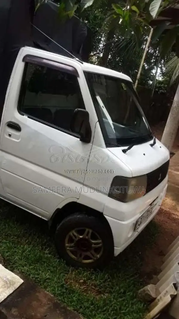 Mitsubishi MiniCab 2003 Lorry (Used)