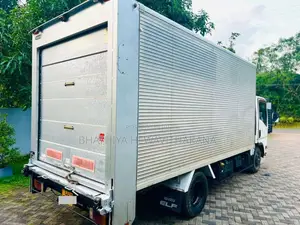 Isuzu ELF 2013 Lorry (Used)