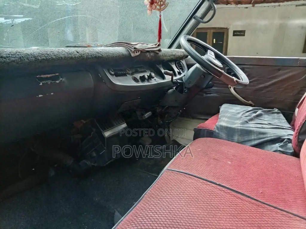 Isuzu ELF 1980 Lorry (Used)