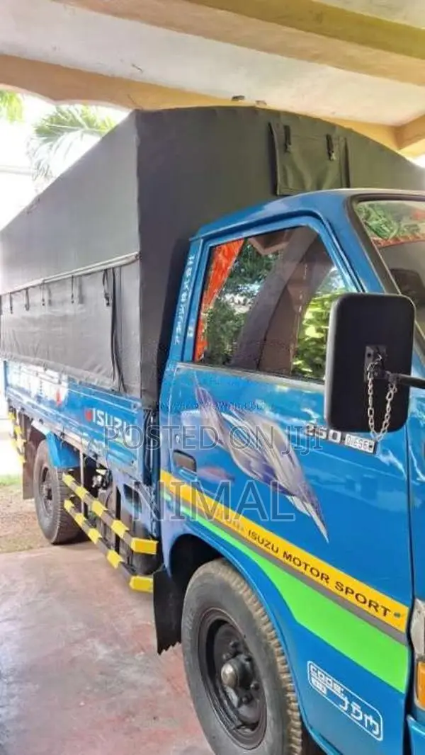 Isuzu ELF 1982 Lorry (Used)