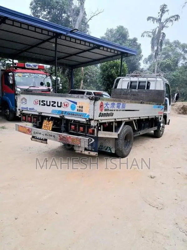 Isuzu NPR72 2009 Lorry (Used)