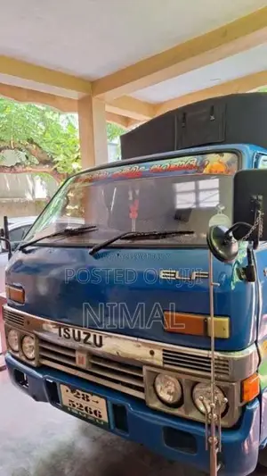 Isuzu ELF 1982 Lorry (Used)