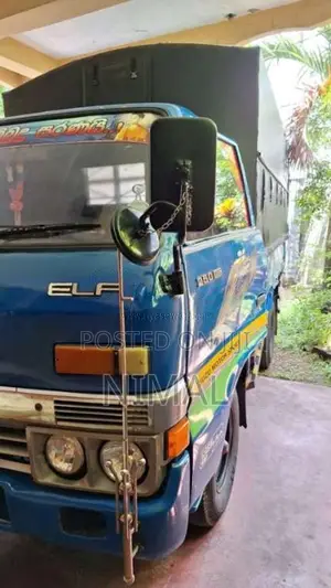 Isuzu ELF 1982 Lorry (Used)