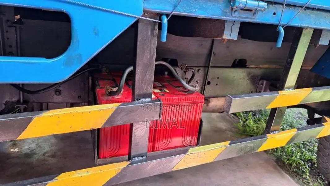 Isuzu ELF 1982 Lorry (Used)