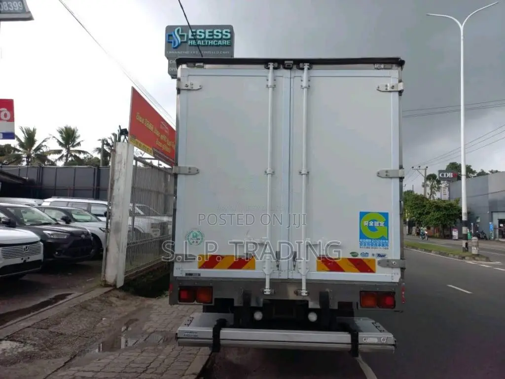 Isuzu Forward 2017 Lorry Unregistered (Recondition)