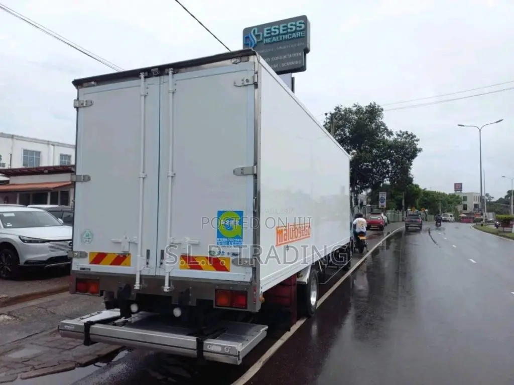 Isuzu Forward 2017 Lorry Unregistered (Recondition)