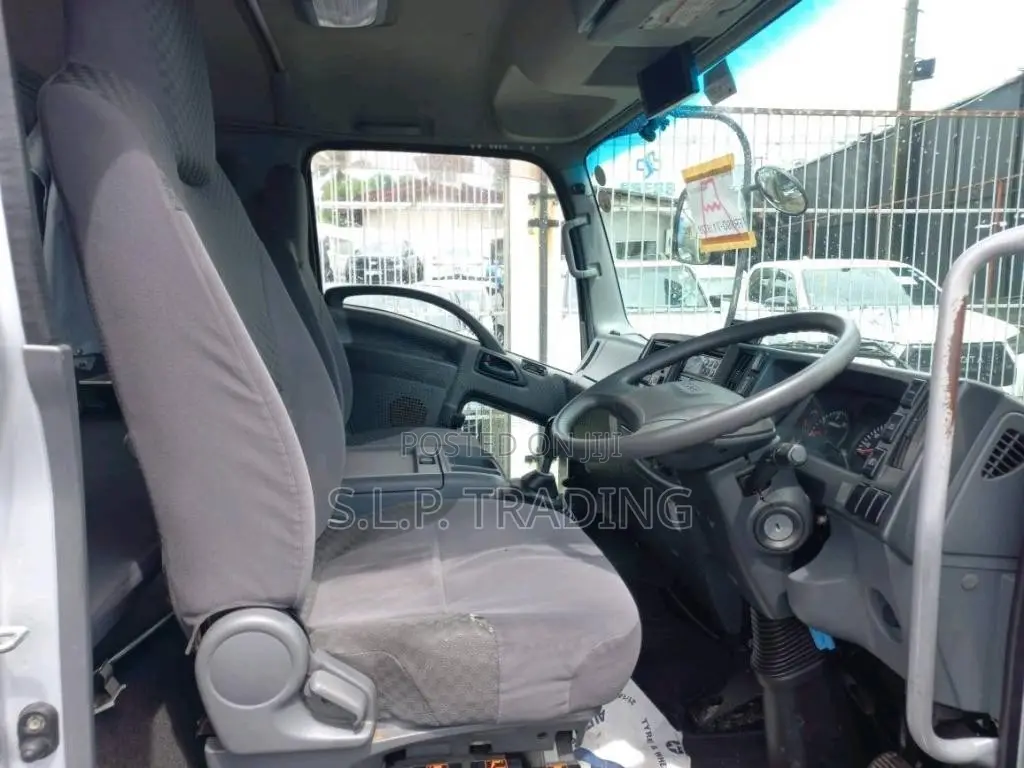 Isuzu Forward 2017 Lorry Unregistered (Recondition)