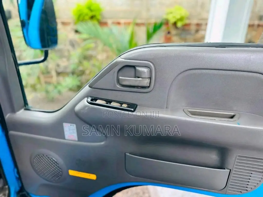 Isuzu NHR 2000 Lorry (Used)