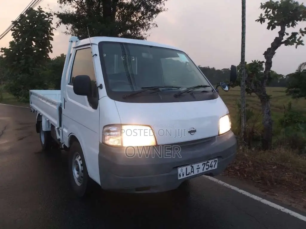 Nissan Lion Face 2000 Lorry (Used)