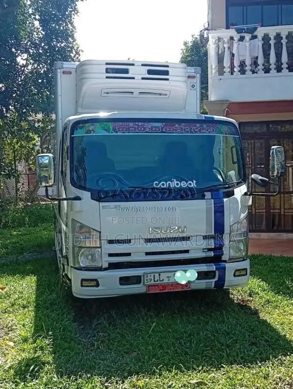 Isuzu Freezer 2011 Lorry (Used)