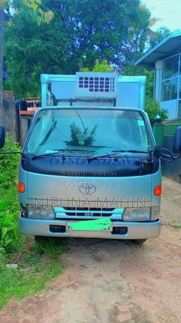 Toyota Dyna 2001 Lorry (Used)