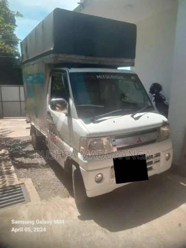 Mitsubishi MiniCab 2002 Lorry (Used)