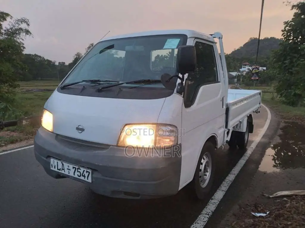 Nissan Lion Face 2000 Lorry (Used)