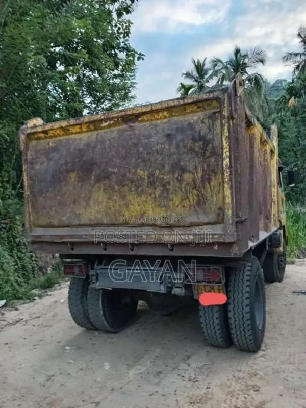 Ashok-Leyland Tipper 2016 Lorry (Used)