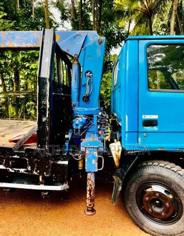 Isuzu NKR 1976 Lorry (Used)