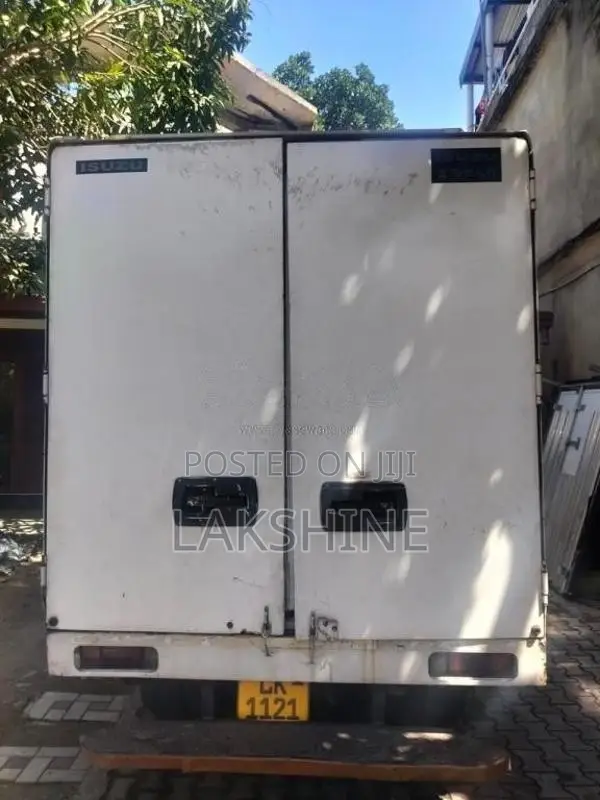 Isuzu Freezer 2011 Lorry (Used)