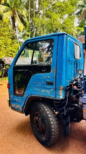Isuzu NKR 1976 Lorry (Used)