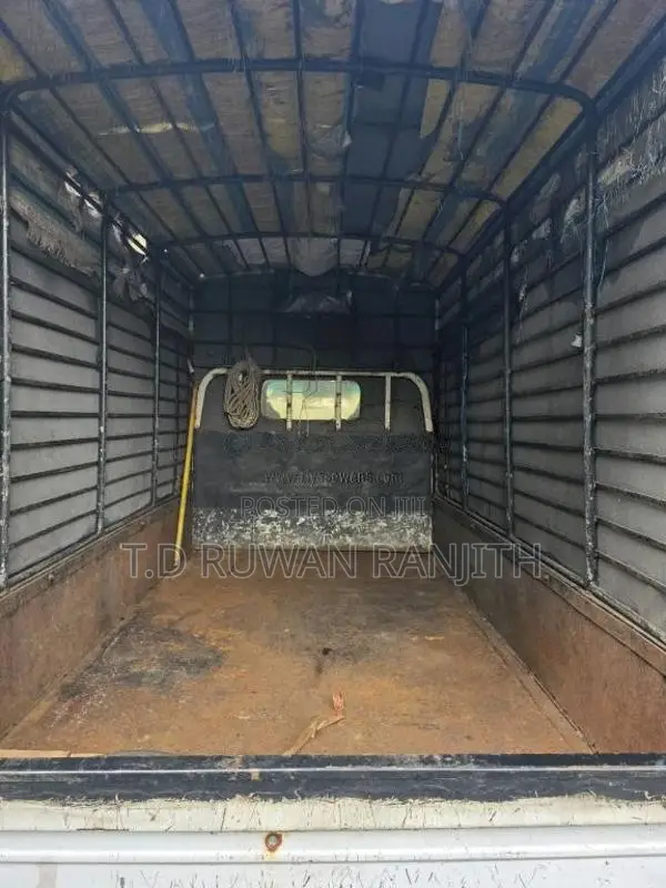 Isuzu 10.5 Feet 2016 Lorry (Used)