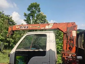 Isuzu Boom Truck 1980 Lorry (Used)