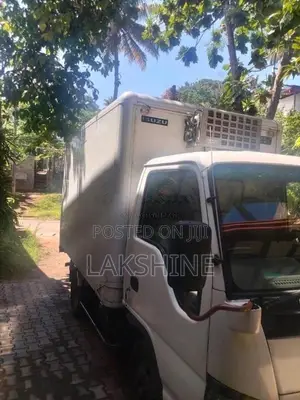 Isuzu Freezer 2011 Lorry (Used)