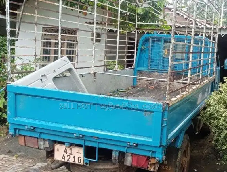 Isuzu ELF 250 1982 Lorry (Used)