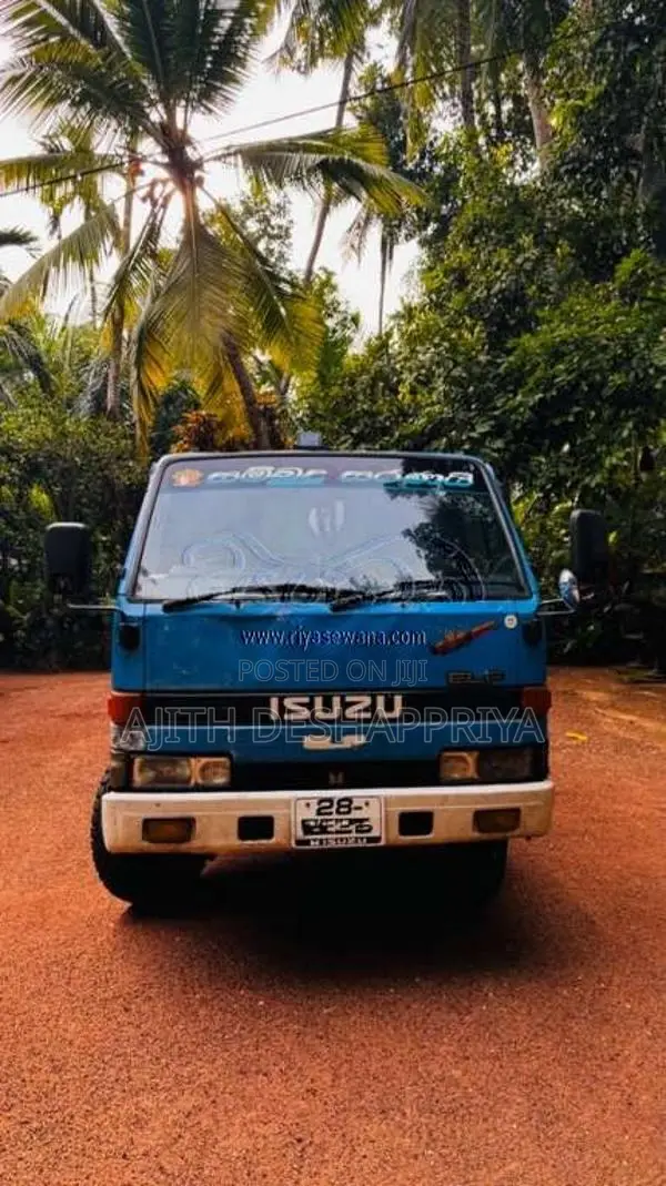 Isuzu NKR 1976 Lorry (Used)