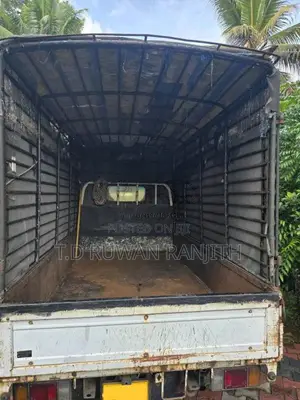 Isuzu 10.5 Feet 2016 Lorry (Used)
